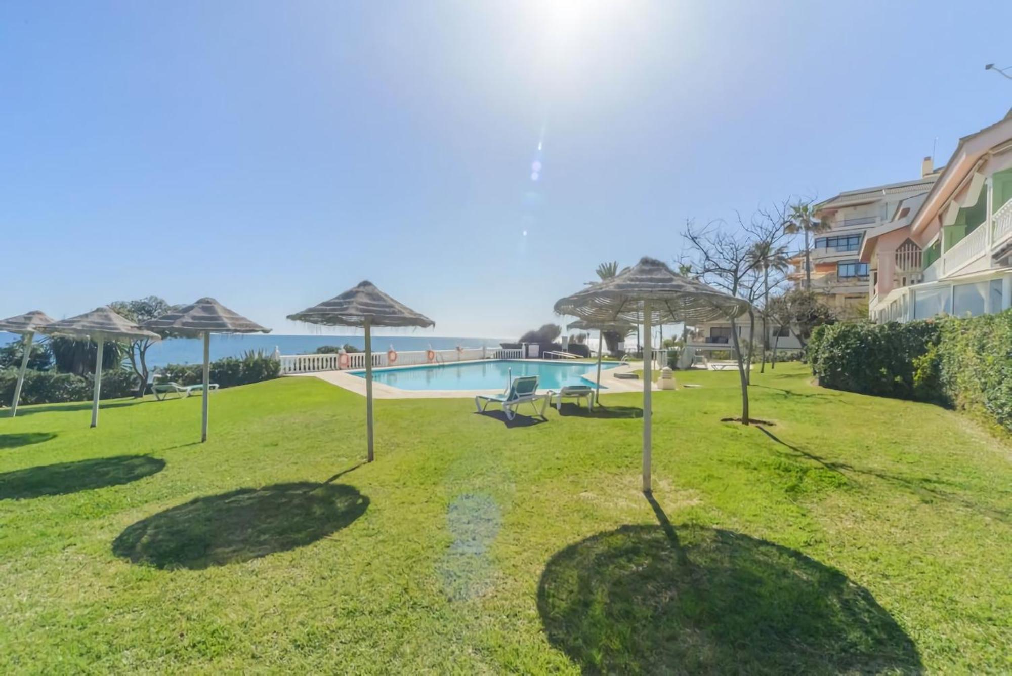 Urbanization On The Beach Front 1-3 Ла-Кала-де-Михас Экстерьер фото